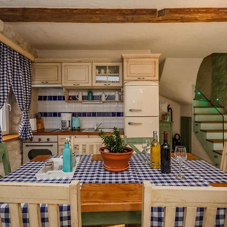 Apartment Rustik Kaštela Buitenkant foto