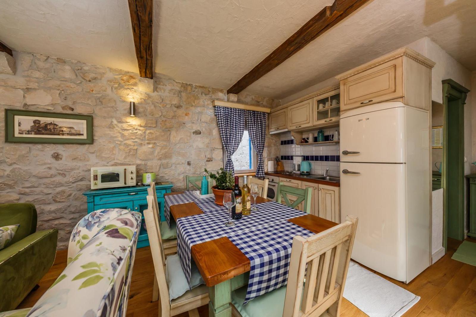 Apartment Rustik Kaštela Buitenkant foto